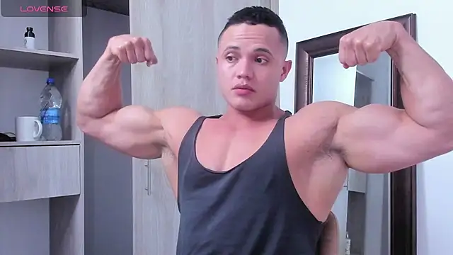 Snapshot of KingLevi01 chatting on October 23, 9:57 pm KingLevi01 online show from October 23, 9:57 pm