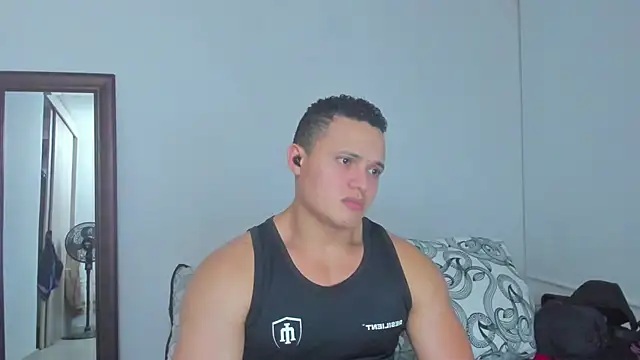 KingLevi01 online show from August 3, 11:52 pm