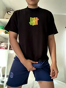 Snapshot of Pikachu19yo chatting on October 22, 4:51 pm Pikachu19yo online show from October 22, 4:51 pm