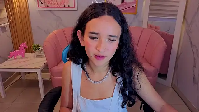 bella vibess s online show from June 18, 9:14 am