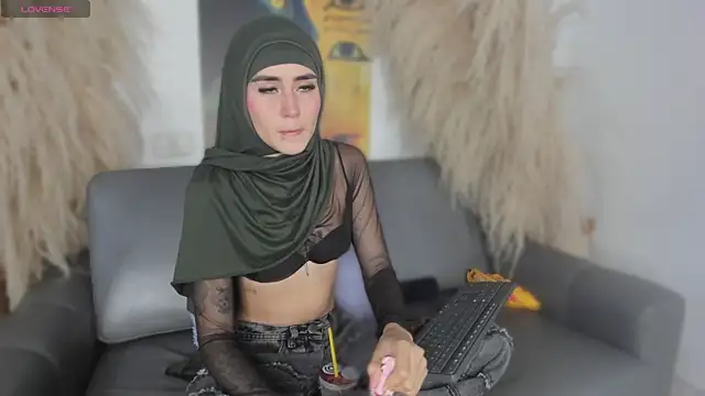 seraphine arabic online show from April 13, 1:27 pm