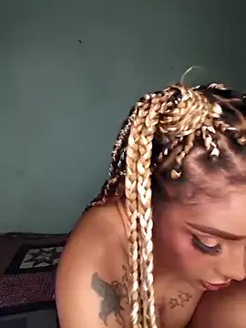 Queen Amara online show from October 5, 1:59 am