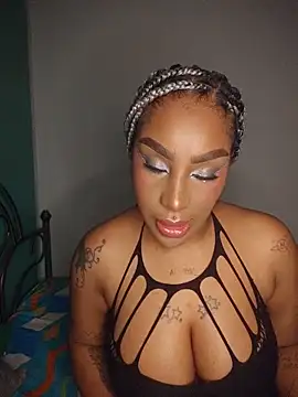 Queen Amara online show from June 6, 4:17 am