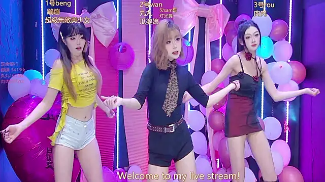 queen-001 online show from February 24, 1:31 pm