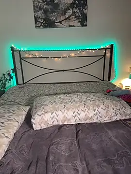 nikkaanderic online show from March 8, 9:18 pm