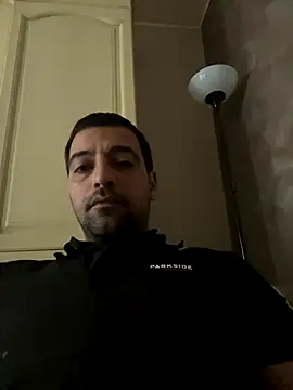 Snapshot of darkparadi chatting on September 27, 9:58 am darkparadi online show from September 27, 9:58 am