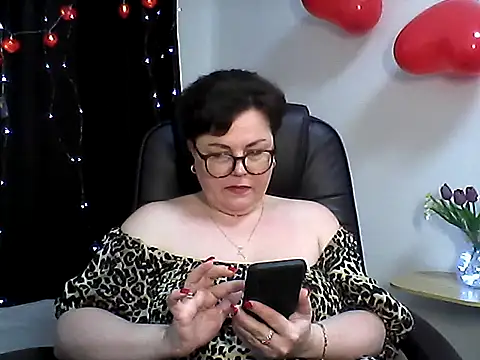 EllaLove2277 online show from February 12, 7:25 am