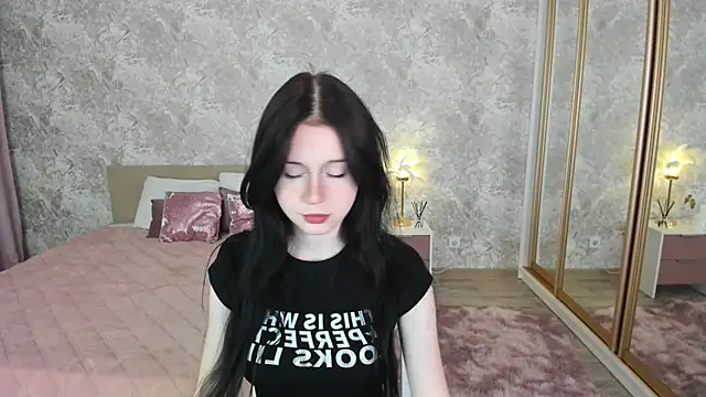 VioletHarme online show from April 29, 11:36 am