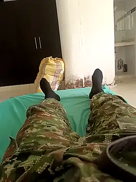 Snapshot of alejos81 chatting on October 12, 4:50 pm alejos81 online show from October 12, 4:50 pm