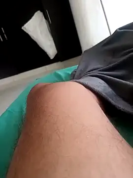 Snapshot of alejos81 chatting on October 18, 1:12 pm alejos81 online show from October 18, 1:12 pm