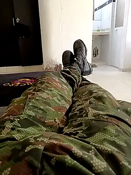 Snapshot of alejos81 chatting on October 30, 5:02 pm alejos81 online show from October 30, 5:02 pm