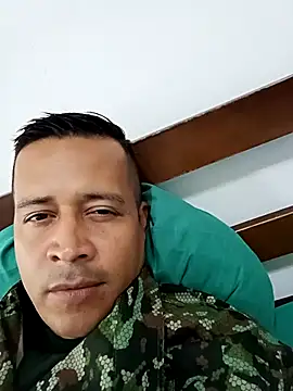 Snapshot of alejos81 chatting on November 9, 6:50 pm alejos81 online show from November 9, 6:50 pm