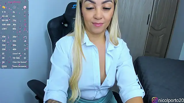 Snapshot of NicolPorto chatting on October 31, 12:39 pm NicolPorto online show from October 31, 12:39 pm