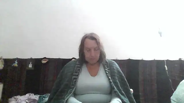 AnnaLive570 online show from May 8, 3:28 pm