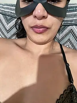 Snapshot of Indy_black_cat chatting on April 14, 7:09 pm Indy black cat online show from April 14, 7:09 pm