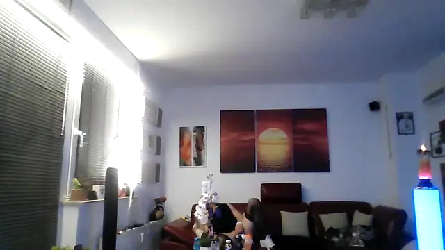 hellgirl1980 online show from October 12, 2:32 am