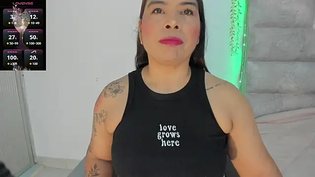 roselyn caprice online show from June 12, 1:59 am