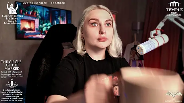 Snapshot of Wounded_Goddess_ chatting on November 13, 8:30 pm Wounded Goddess online show from November 13, 8:30 pm