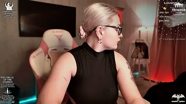 Snapshot of Wounded_Goddess_ chatting on November 22, 6:07 pm Wounded Goddess online show from November 22, 6:07 pm