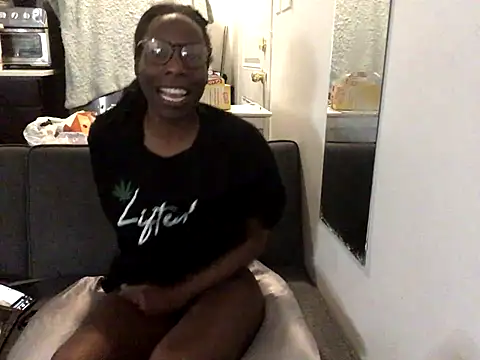 littyleesh1 online show from December 1, 10:37 pm