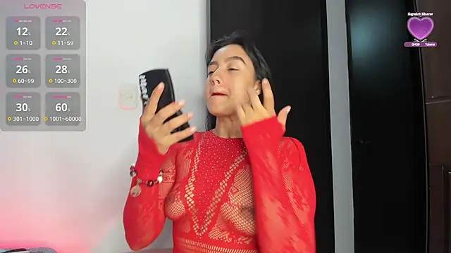charlottekiss99 online show from May 21, 1:51 pm