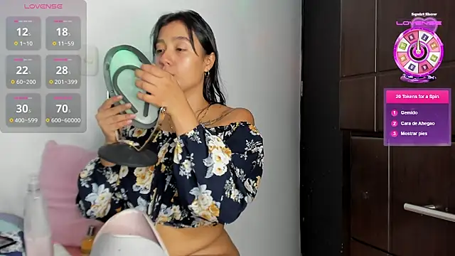 charlottekiss99 online show from May 26, 2:02 pm