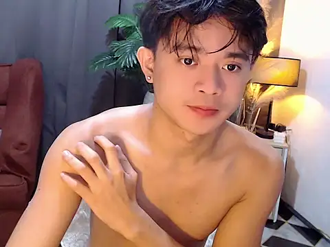 Snapshot of NautyBoyBrazeen_143 chatting on May 4, 10:22 am NautyBoyBrazeen 143 online show from May 4, 10:22 am