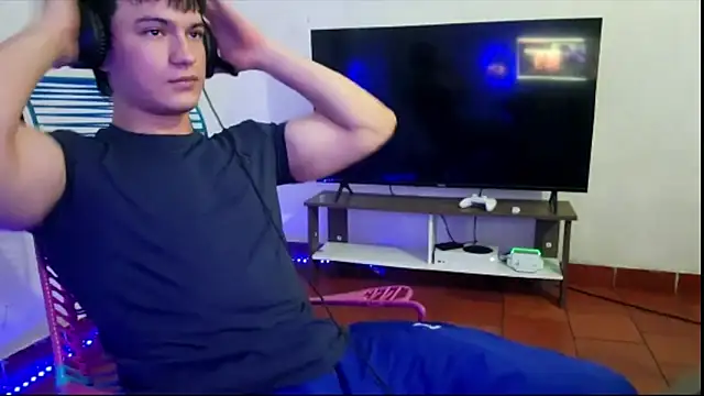 ErickWalton online show from November 8, 5:18 am