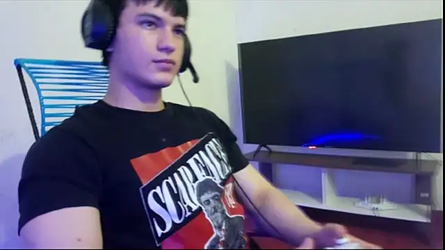 ErickWalton online show from November 14, 5:39 am