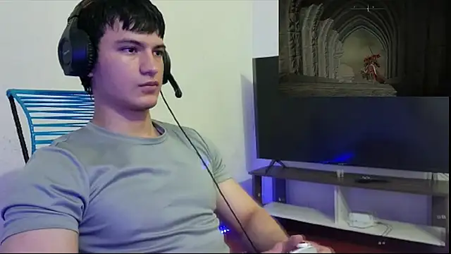 ErickWalton online show from November 15, 5:49 am