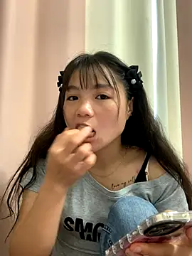 Emlyly-18 online show from September 17, 6:59 am