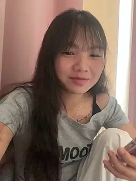 Emlyly-18 online show from September 27, 6:18 am