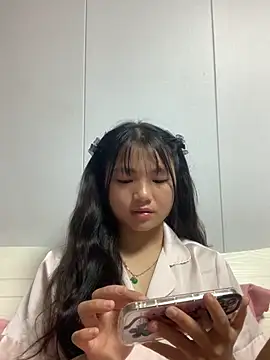 Emlyly-18 online show from September 30, 5:23 am