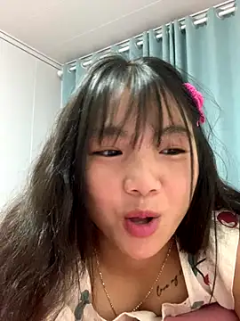 Emlyly-18 online show from October 4, 2:42 am