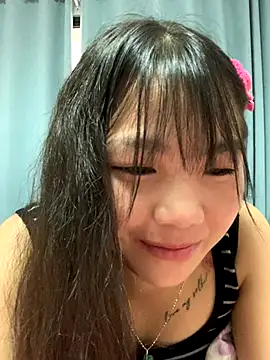 Emlyly-18 online show from October 5, 1:37 am