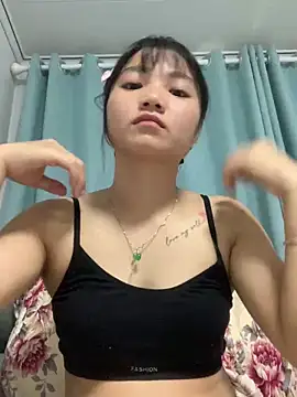 Emlyly-18 online show from October 16, 2:34 am