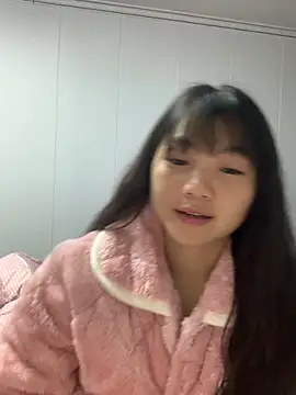 Emlyly-18 online show from October 26, 1:11 am