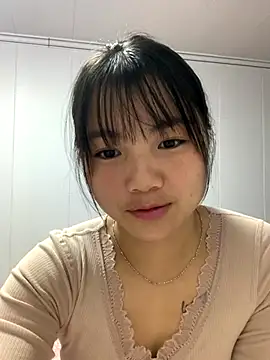 Emlyly-18 online show from November 7, 3:17 am