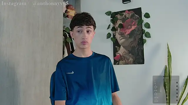 Snapshot of anthonny_05 chatting on September 25, 11:19 pm anthonny 05 online show from September 25, 11:19 pm