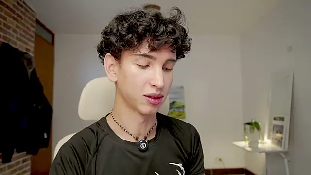 Snapshot of boream chatting on December 15, 1:37 pm boream online show from December 15, 1:37 pm