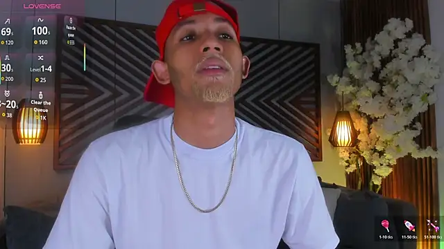 B Wild online show from October 24, 3:36 am