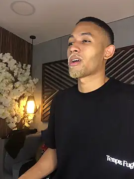 B Wild online show from October 26, 4:07 am