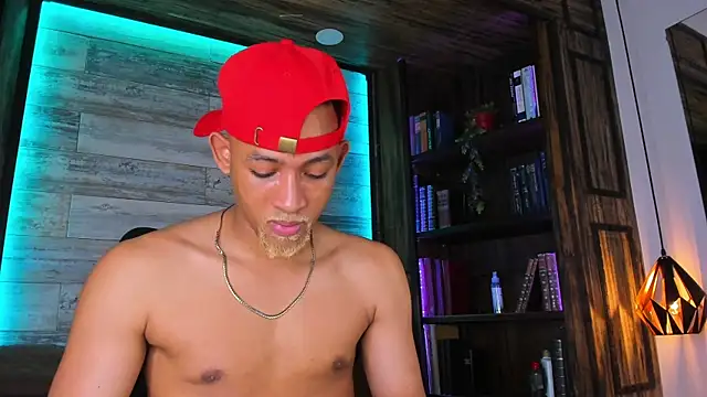 B Wild online show from February 21, 3:07 am