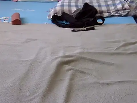 Playroom queen online show from February 3, 7:35 am