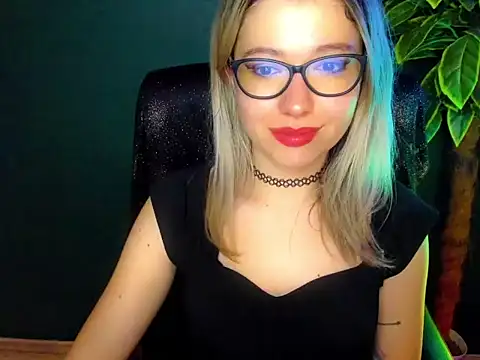 loveHeidi online show from December 18, 7:58 am