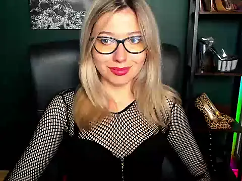 loveHeidi online show from August 3, 4:22 am