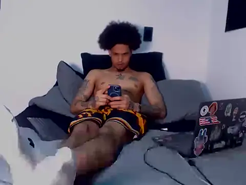 MASTER PIG FARMER online show from October 20, 7:42 am