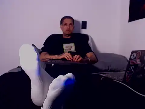 MASTER PIG FARMER online show from October 25, 4:42 am