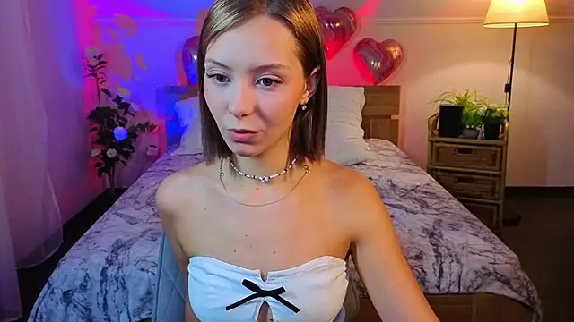 LumMina online show from February 11, 10:42 am