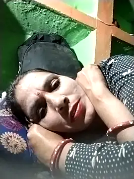 Snapshot of Monika_cut chatting on October 28, 3:47 pm Monika cut online show from October 28, 3:47 pm